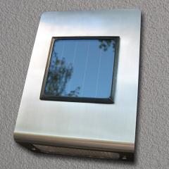 Solar Wandleuchte aus Edelstahl