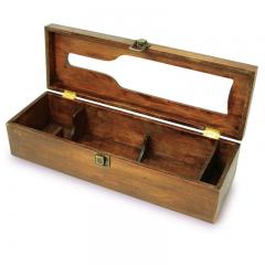 Weinkiste aus Holz mit Fenster